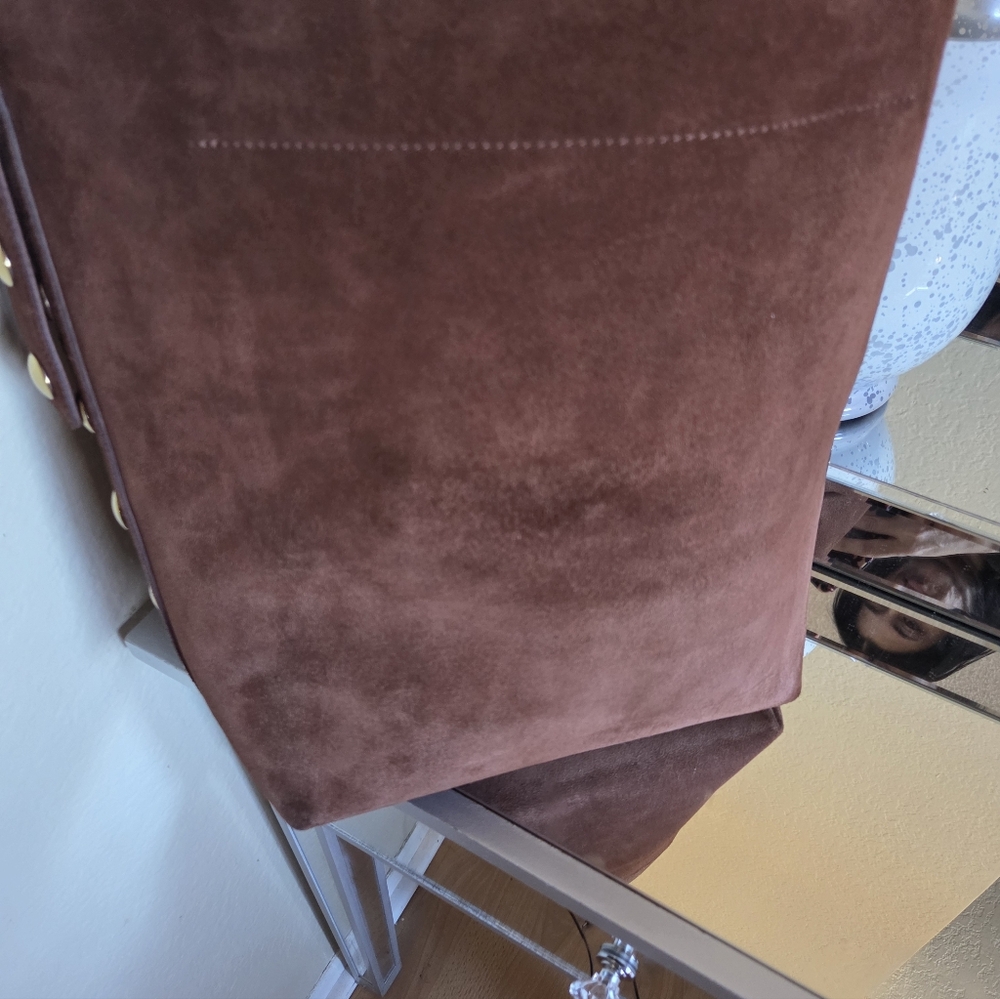 Madewell Essential Bucket Tote Suede - Picture 4 of 11
